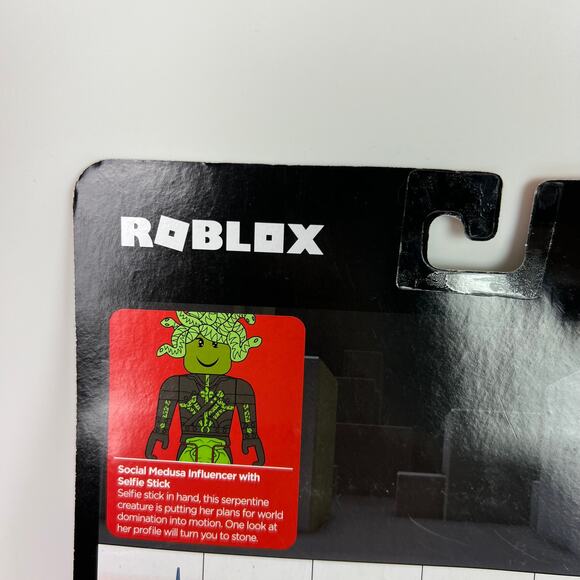 ROBLOX Avatar Shop Series Action Figure SOCIAL MEDUSA INFLUENCER Neon Hair Code - Picture 10 of 16